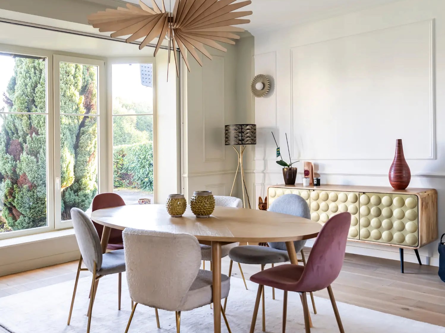 5 bonnes raisons de choisir une suspension en bois artisanale pour votre intérieur